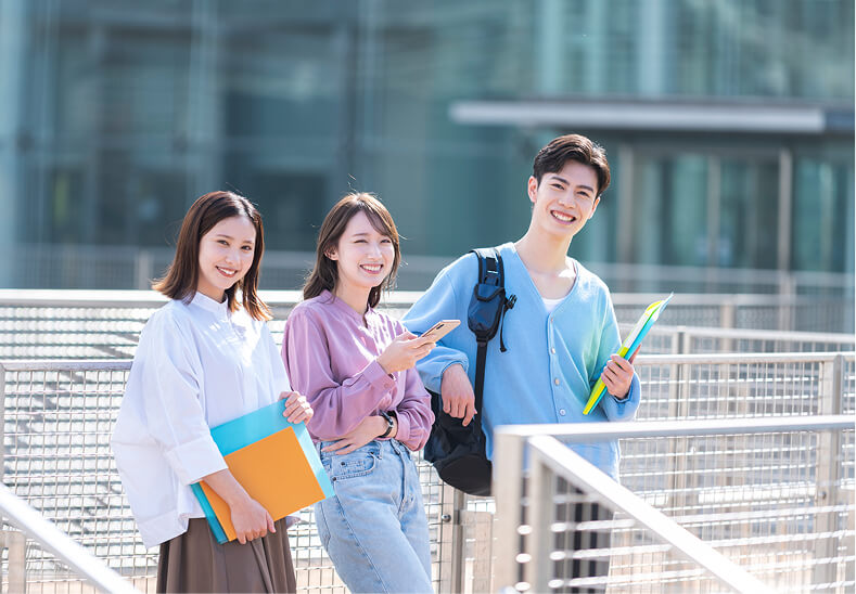 笑顔の学生